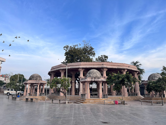 Main Image
